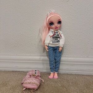 Rainbow High Junior High Bella Parker Doll